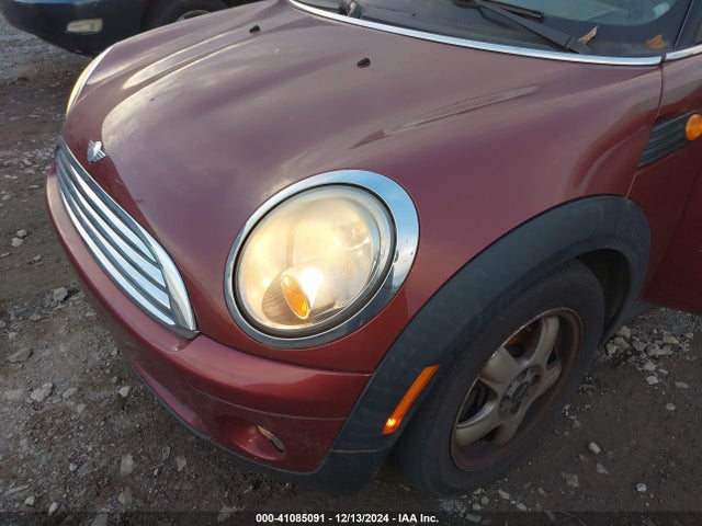 2008 MINI COOPER WMWMF335X8TT60022 Photo 5