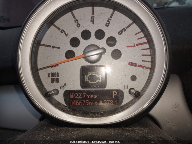 2008 MINI COOPER WMWMF335X8TT60022 Photo 6