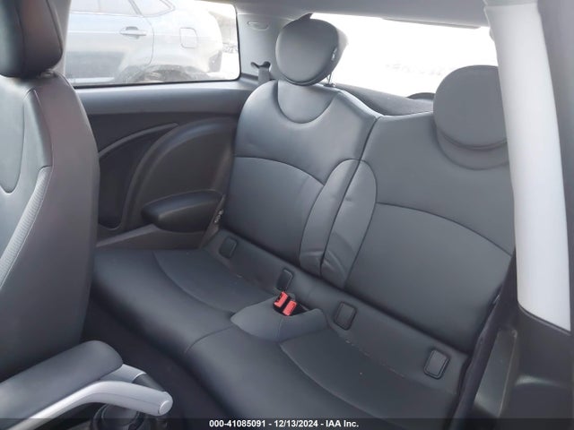 2008 MINI COOPER WMWMF335X8TT60022 Photo 7