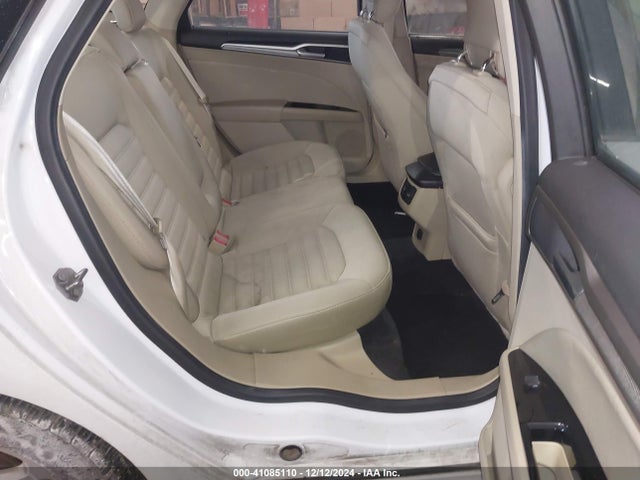 1FA6P0H73F5110615 Ford FUSION SE