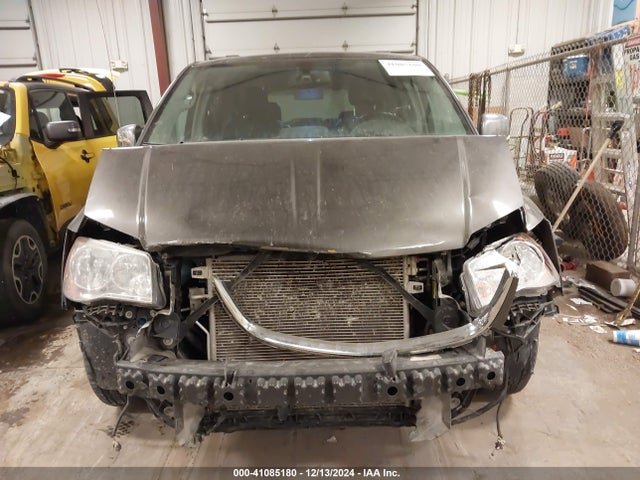 2C4RC1CG2GR150303 Chrysler Town & Country Touring-l Anniversary Edition