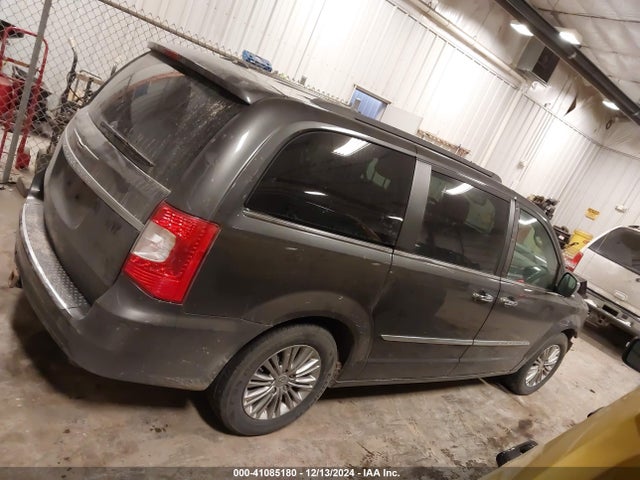 2C4RC1CG2GR150303 Chrysler Town & Country Touring-l Anniversary Edition
