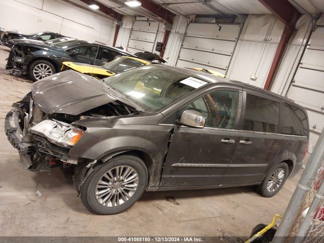 2C4RC1CG2GR150303 Chrysler Town & Country Touring-l Anniversary Edition