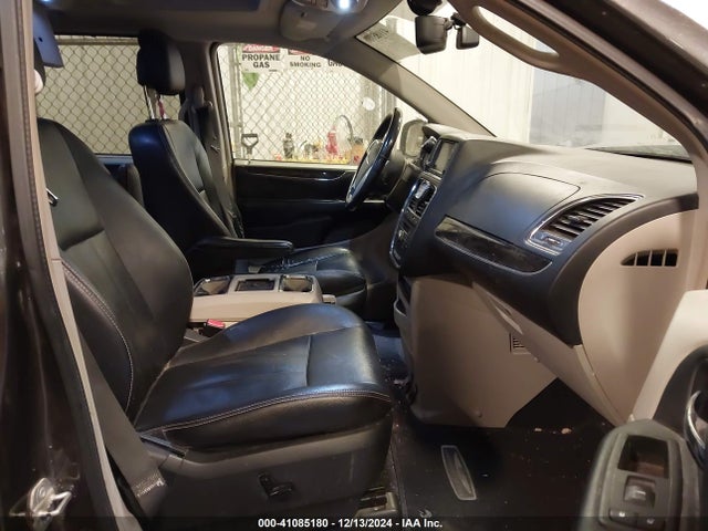 2C4RC1CG2GR150303 Chrysler Town & Country Touring-l Anniversary Edition