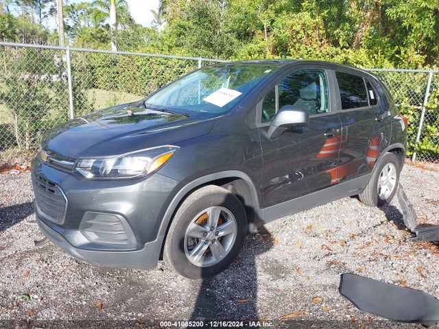 Chevrolet TRAX LS 2019 3GNCJKSB7KL220804 Image 2