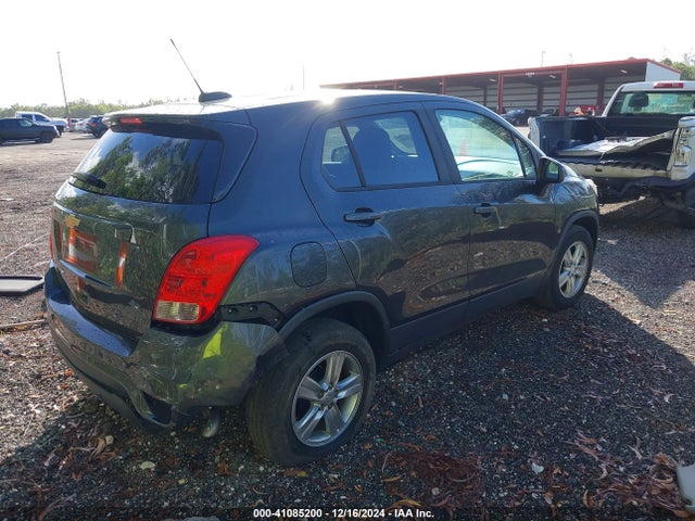 Chevrolet TRAX LS 2019 3GNCJKSB7KL220804 Image 4