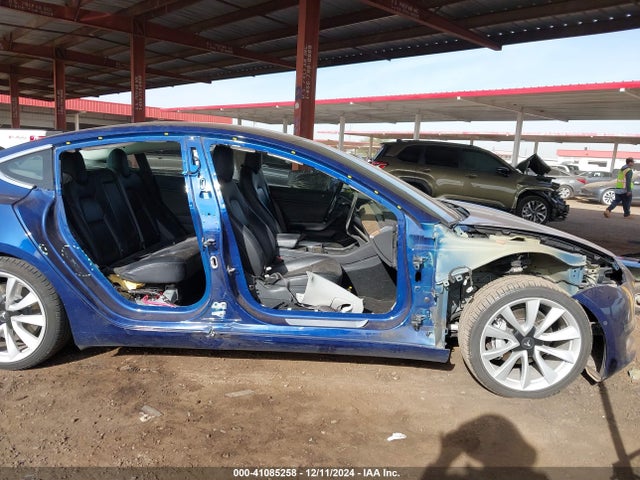 2018 TESLA MODEL 3 5YJ3E1EA2JF075999 Photo 5