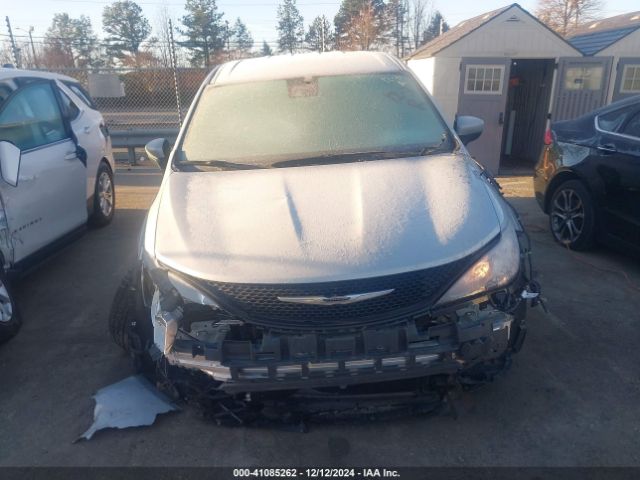 2C4RC1CG1PR520592 Chrysler Voyager Lx