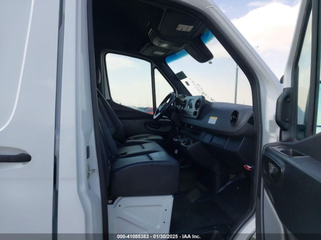W1Y4DCHY1NT103043 Mercedes-Benz Sprinter 2500 High Roof I4 Diesel
