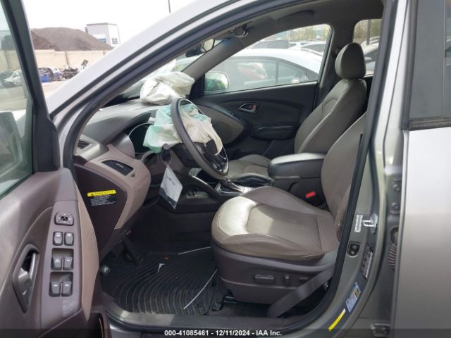 KM8JU3AG2FU962044 Hyundai TUCSON SE