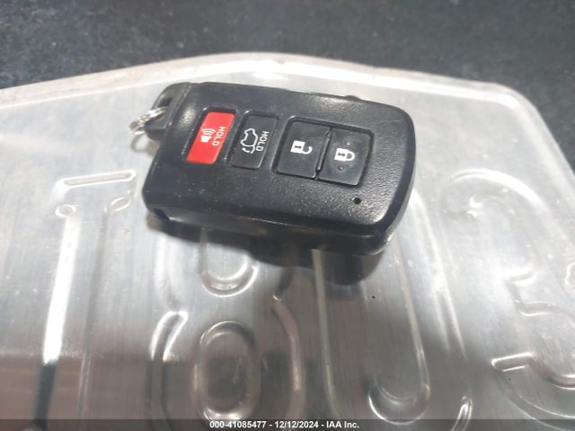 Toyota Rav4 Limited 2018 JTMDFREV3JD245524 Image 11