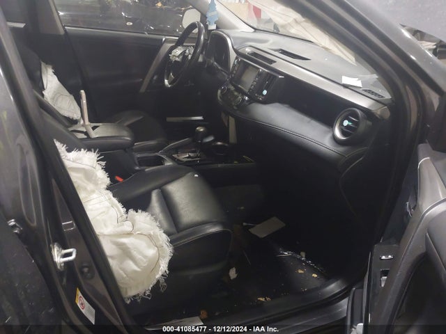 Toyota Rav4 Limited 2018 JTMDFREV3JD245524 Image 5