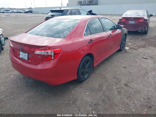 4T1BF1FK0EU731139 Toyota CAMRY SE