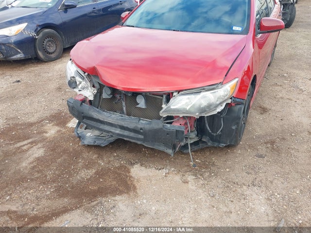 4T1BF1FK0EU731139 Toyota CAMRY SE