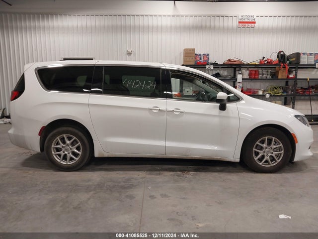 2C4RC1CG3PR533988 Chrysler Voyager Lx