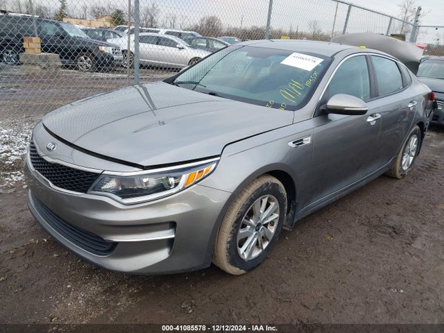 KIA Optima Lx 2018 5XXGT4L37JG191662 Image 2