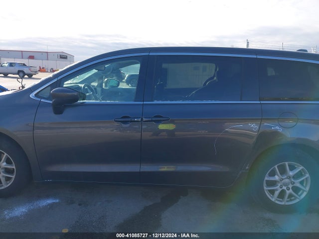 Chrysler Pacifica Touring 2017 2C4RC1DG2HR610480 Image 15