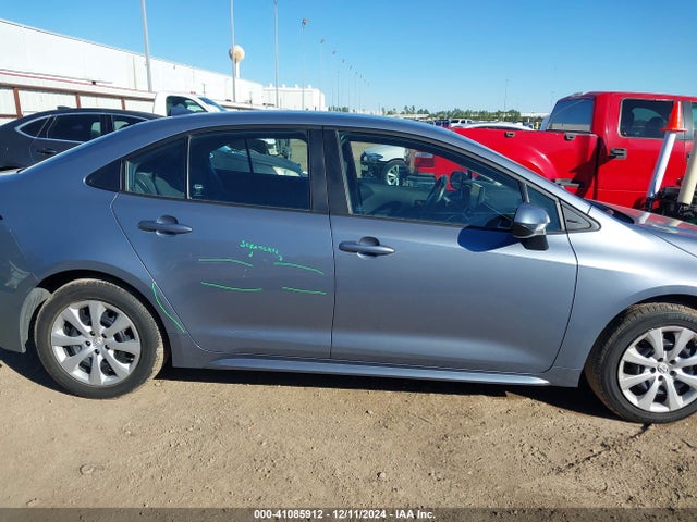 Toyota COROLLA LE 2022 5YFEPMAE4NP370240 Image 13