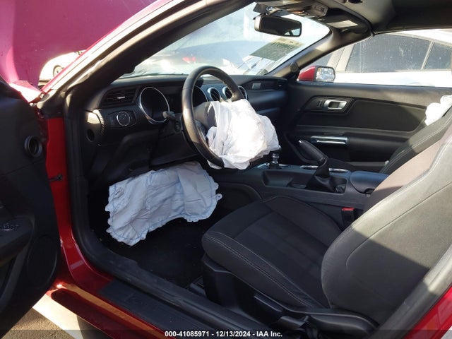 Ford Mustang Ecoboost 2019 1FATP8UH0K5153061 Image 21