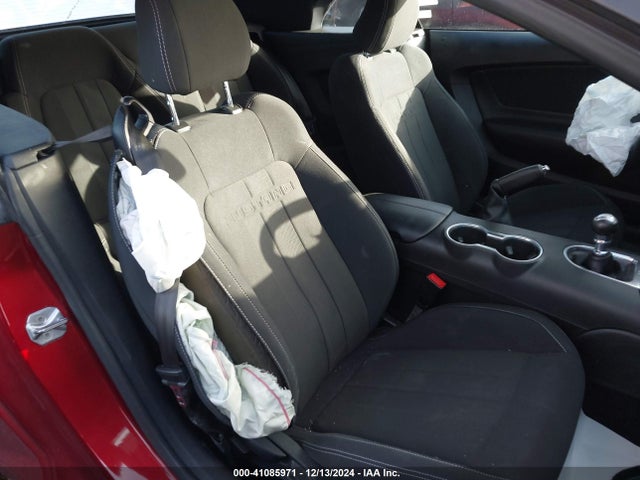 Ford Mustang Ecoboost 2019 1FATP8UH0K5153061 Image 22