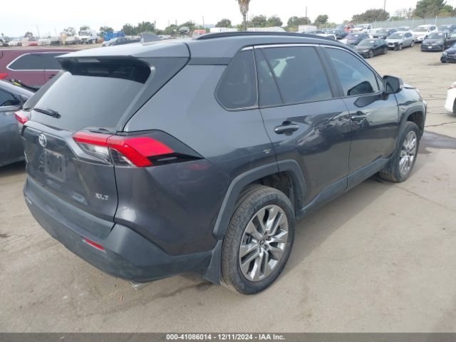 2T3C1RFV4NC192111 Toyota Rav4 Xle Premium