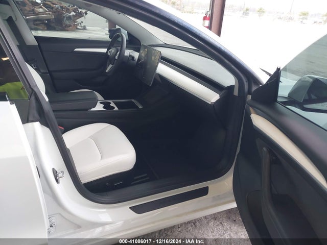 2022 TESLA MODEL 3 5YJ3E1EB7NF114939 Photo 4