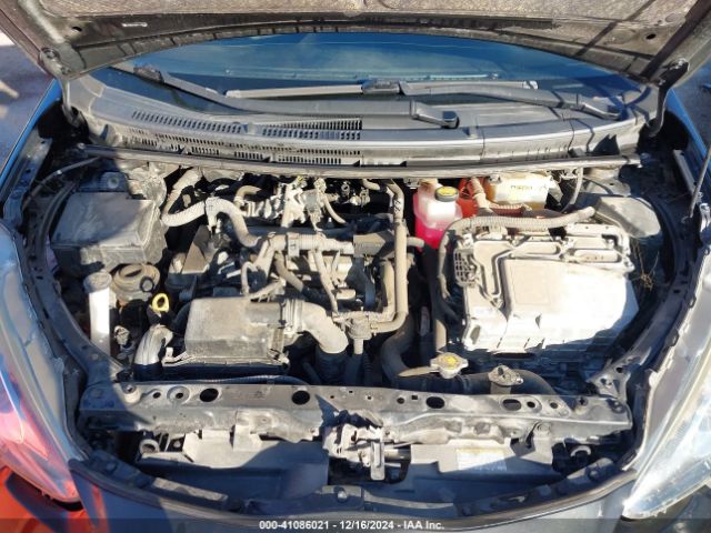 JTDKDTB39F1105239 Toyota Prius C Two