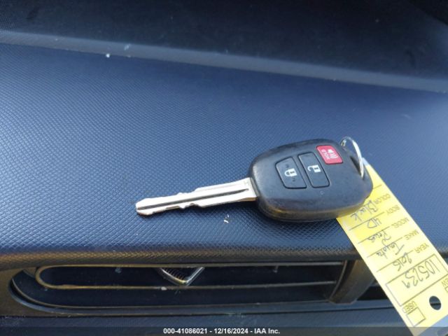 JTDKDTB39F1105239 Toyota Prius C Two