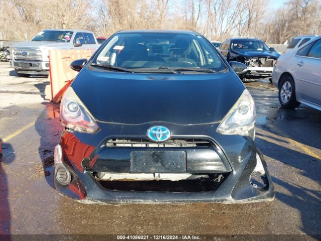 JTDKDTB39F1105239 Toyota Prius C Two