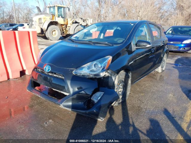 JTDKDTB39F1105239 Toyota Prius C Two
