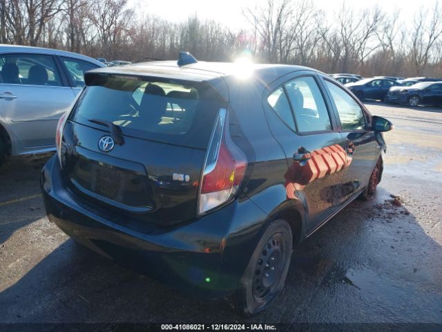 JTDKDTB39F1105239 Toyota Prius C Two