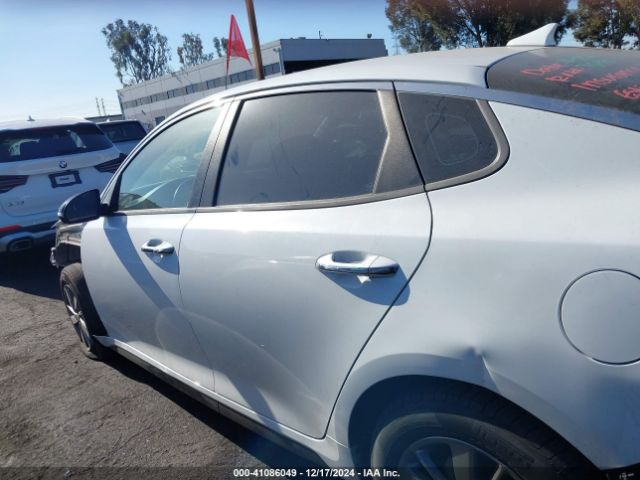 5XXGT4L18HG142138 KIA Optima Lx Turbo