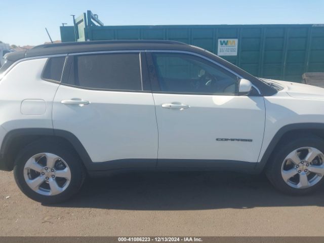 3C4NJCBB4JT293148 Jeep Compass Latitude Fwd