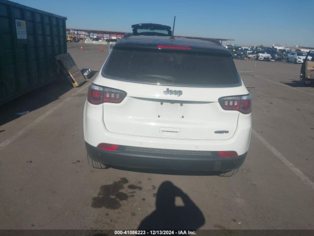 3C4NJCBB4JT293148 Jeep Compass Latitude Fwd
