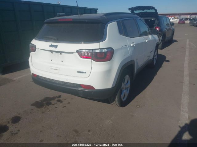 3C4NJCBB4JT293148 Jeep Compass Latitude Fwd