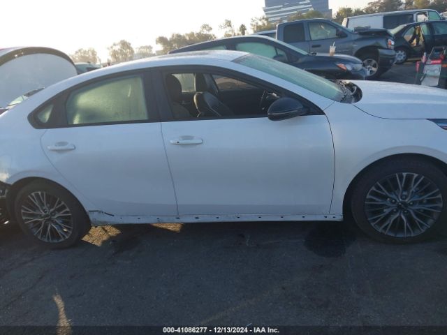 3KPF54AD0NE456051 KIA Forte Gt-line