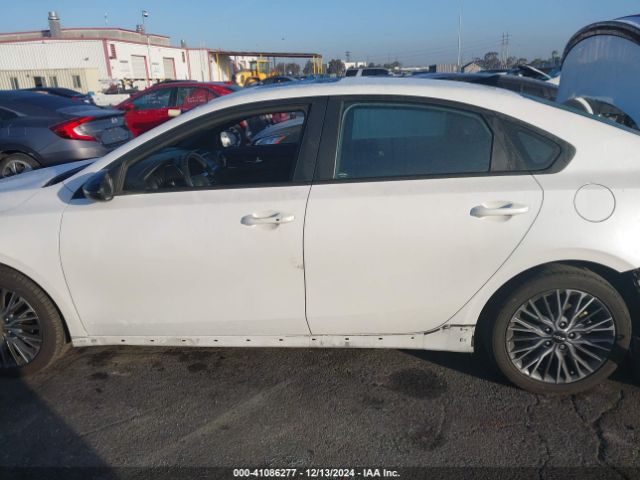 3KPF54AD0NE456051 KIA Forte Gt-line