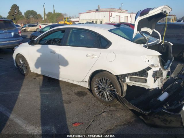 3KPF54AD0NE456051 KIA Forte Gt-line
