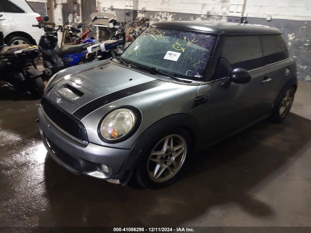 2007 MINI COOPER S WMWMF73587TT84468 Photo 1