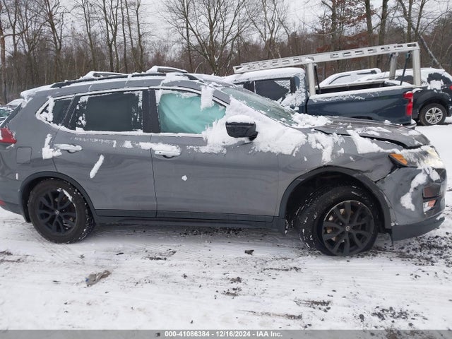 5N1AT2MV1JC800508 Nissan ROGUE SV