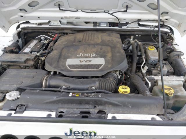 1C4BJWDG3HL710505 Jeep Wrangler Unlimited Sport 4x4