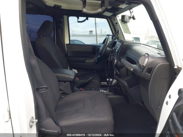 1C4BJWDG3HL710505 Jeep Wrangler Unlimited Sport 4x4