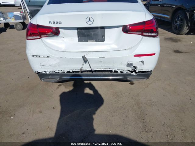 WDD3G4EB1LW042422 Mercedes-Benz A 220