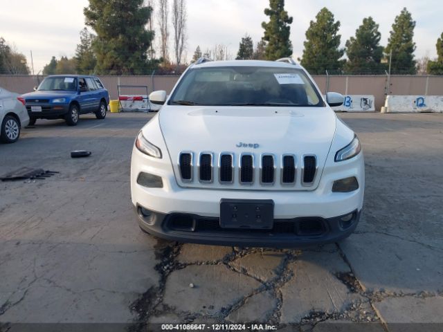 1C4PJMCB7HW511780 Jeep Cherokee Latitude 4x4