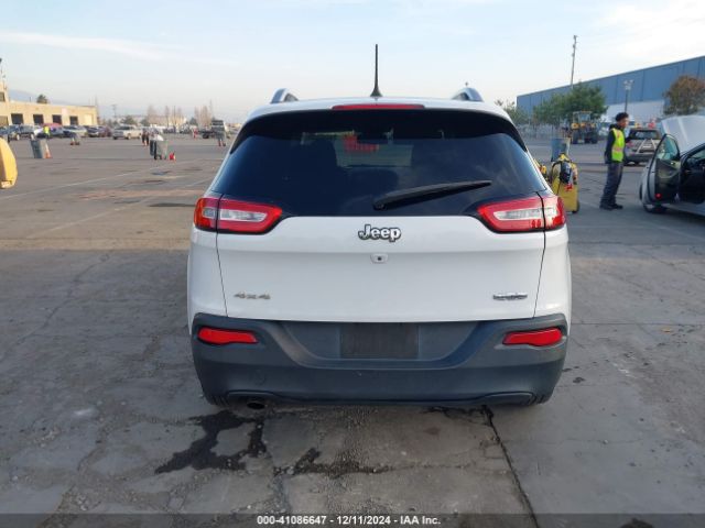 1C4PJMCB7HW511780 Jeep Cherokee Latitude 4x4