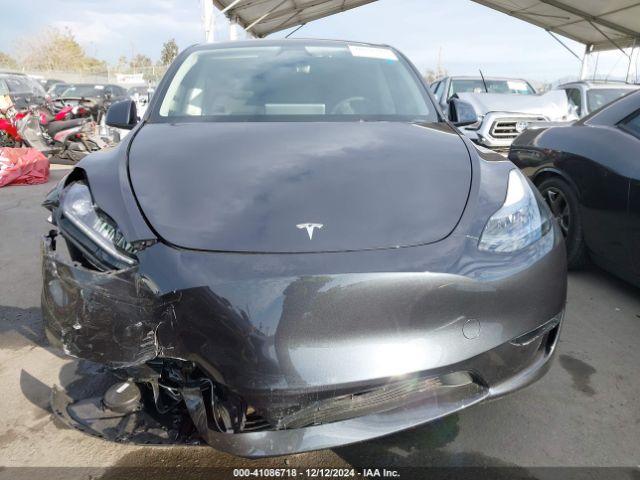 7SAYGDED6SF229498 Tesla Model Y Long Range Dual Motor All-wheel Drive