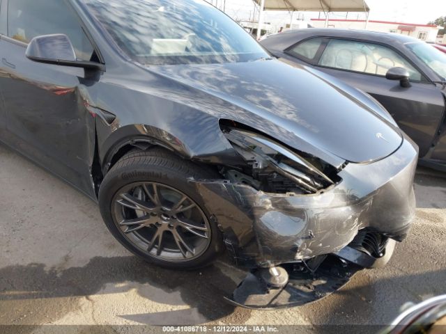 7SAYGDED6SF229498 Tesla Model Y Long Range Dual Motor All-wheel Drive