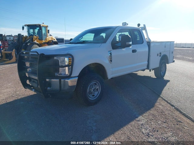 Ford F-350 Xl 2018 1FD7X3B61JEC95591 Image 2