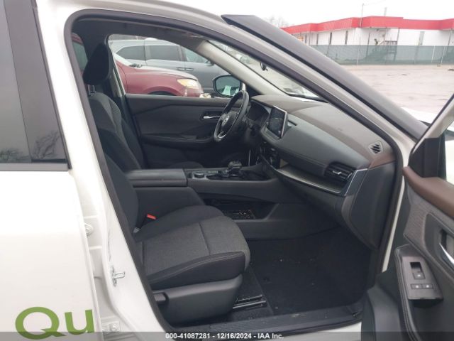 5N1AT3BB4MC814552 Nissan Rogue Sv Intelligent Awd