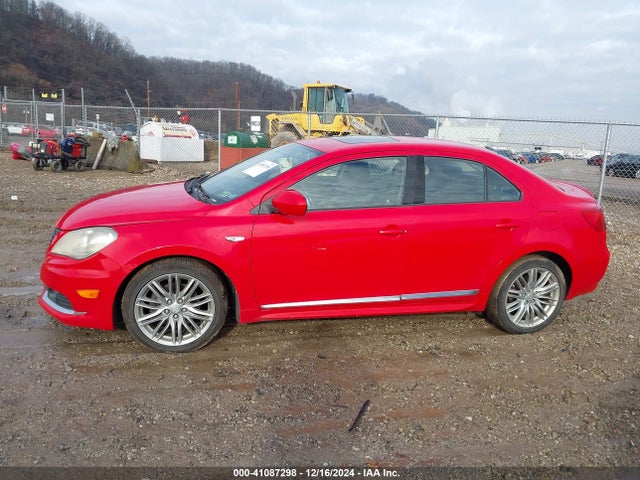 2013 Suzuki Kizashi Sport Gts მანქანა იყიდება აუქციონზე, vin: JS2RF9A62D6100140, აუქციონის ნომერი: 41087298